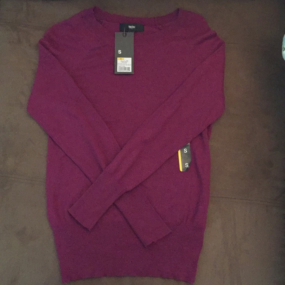 Maroon sweater